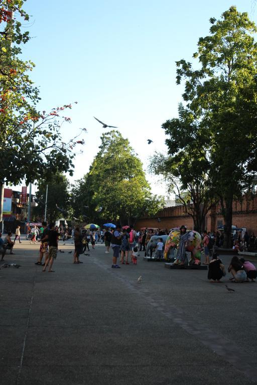 ซีว์ โฮลเทล แอท ประตูท่าแพ Hostel เชียงใหม่ ภายนอก รูปภาพ