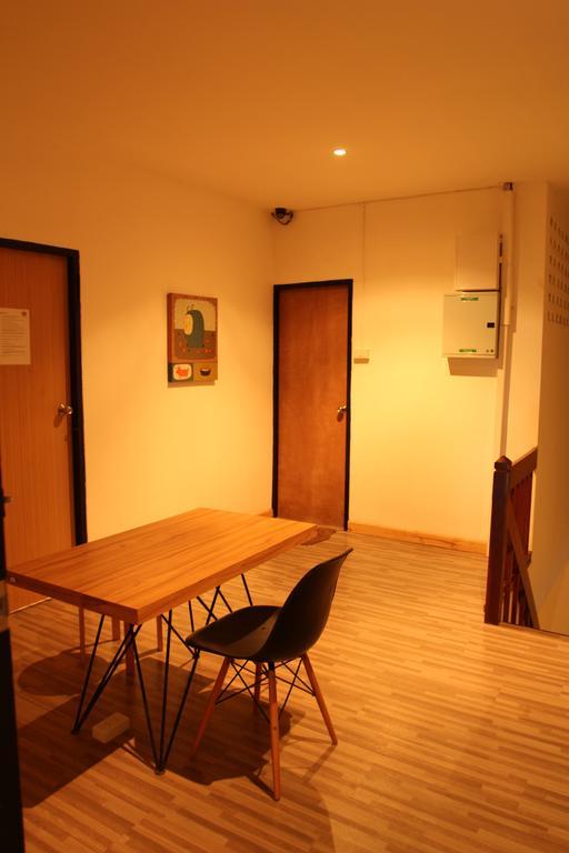 ซีว์ โฮลเทล แอท ประตูท่าแพ Hostel เชียงใหม่ ภายนอก รูปภาพ