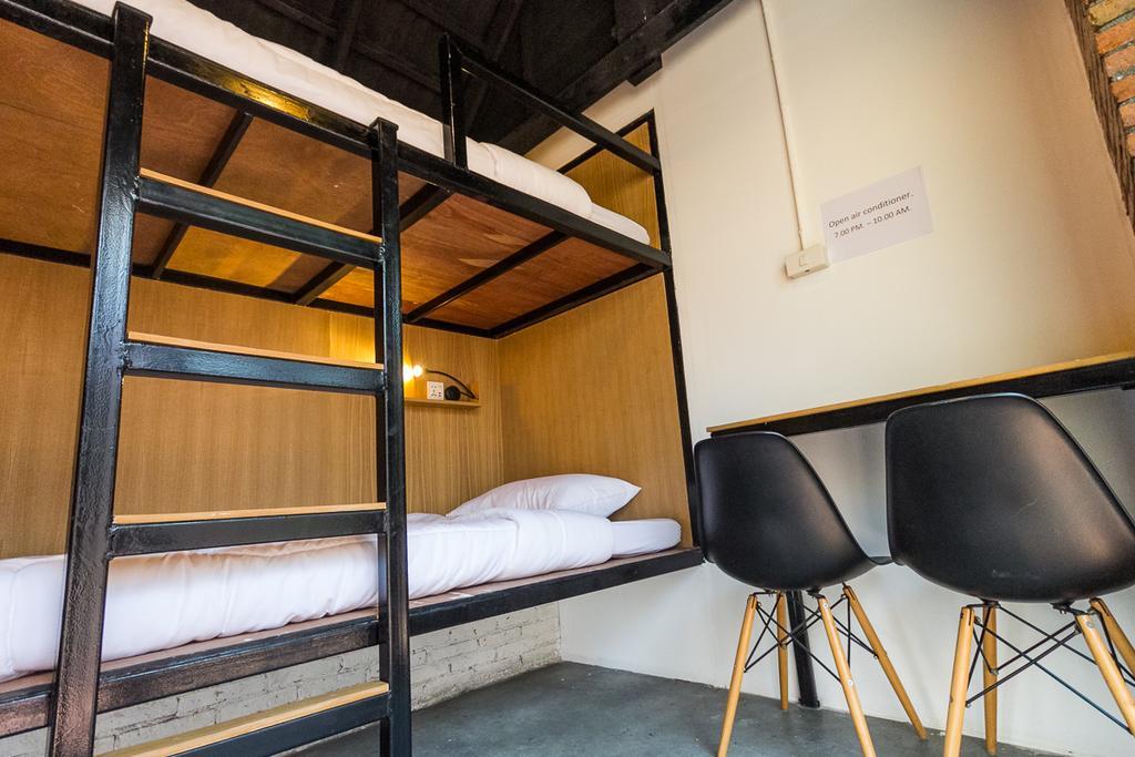 ซีว์ โฮลเทล แอท ประตูท่าแพ Hostel เชียงใหม่ ภายนอก รูปภาพ