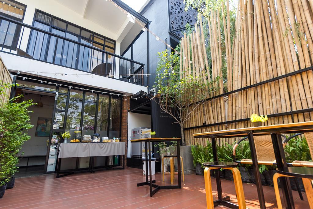 ซีว์ โฮลเทล แอท ประตูท่าแพ Hostel เชียงใหม่ ภายนอก รูปภาพ