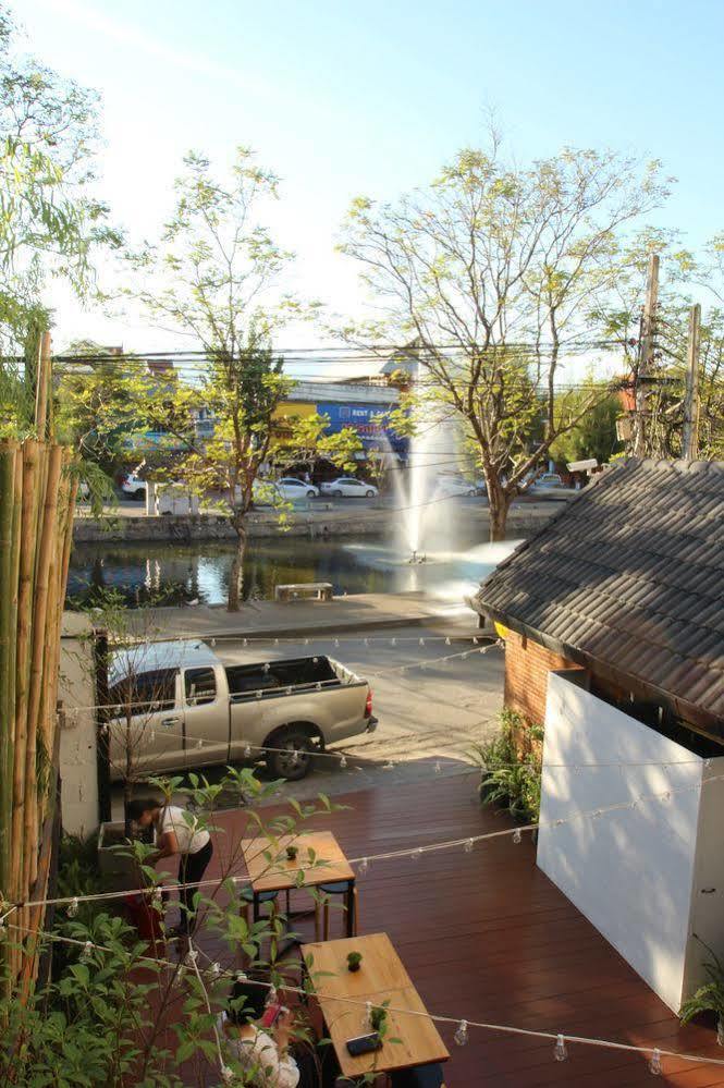 ซีว์ โฮลเทล แอท ประตูท่าแพ Hostel เชียงใหม่ ภายนอก รูปภาพ